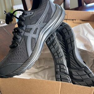 ASICS women’s sneaker